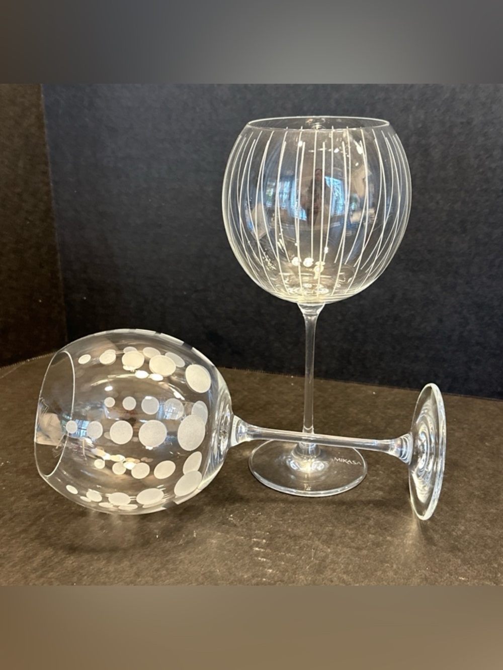 Mikasa Cheers Balloon Wine Etched Glasses Set of 2 Bubble Dot & Vertical Stripe